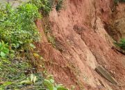 Jalan Rusak Terkesan Dibiarkan ?