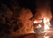 Bus PO.Sinar Muda Terbakar Timbulkan Kerugian Besar