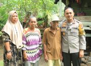 Kapolres Soppeng Kunjungi Warga Kurang Mampu Beri Bantuan