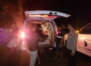 Kapolsek Ganra Evakuasi Ibu Hamil di Tengah Banjir