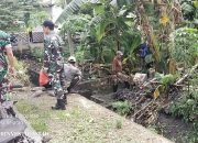 Karya Bakti Rutin Digelar di Sumpang Ale, Koramil 02 Marioriawa Pimpin Pembersihan Selokan