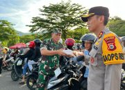 Sinergi TNI,Polri, dan forkopimda Soppeng Berbagi Takjil kepada Masyarakat