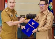 Yosep Sahaka Resmi Jabat Plt Bupati Kolaka Timur