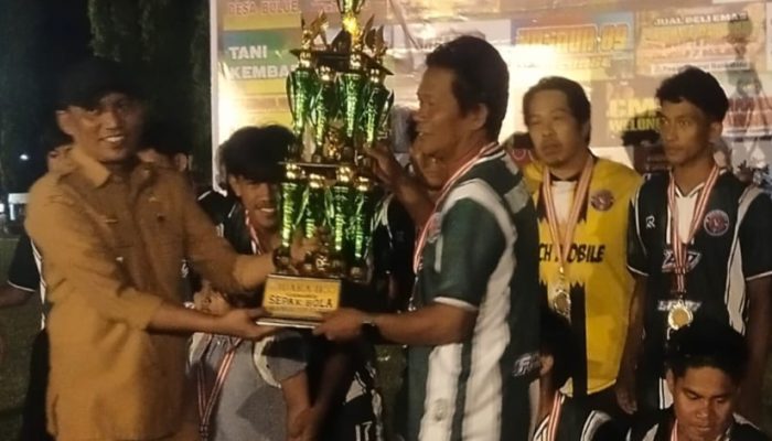 PS Kaca Juarai Laringgi Cup 3 Lewat Adu Penalti, Piala Diserahkan Langsung Wakil Bupati Soppeng!