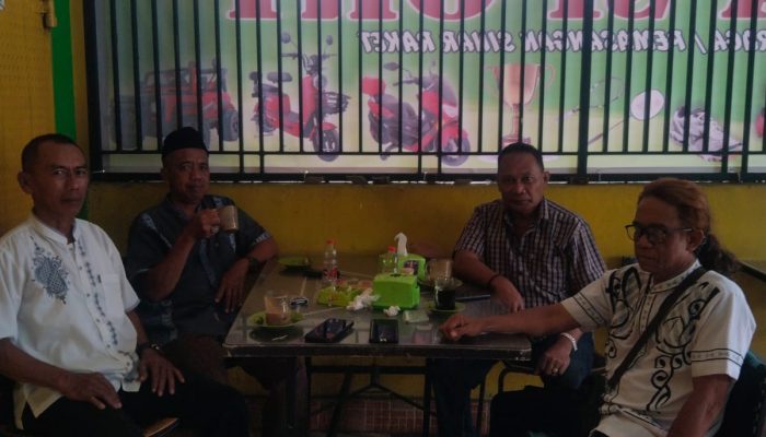 Ngopi Dadakan Alumni SMP Negeri 3 Watansoppeng, Penuh Canda dan Kenangan