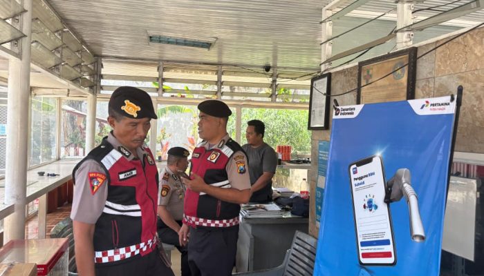 Antisipasi Penimbunan BBM, Sat Samapta Polres Pamekasan Intensifkan Patroli di SPBU
