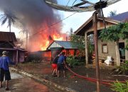 Korsleting TV, Rumah Panggung Milik Petani di Soppeng Hangus Terbakar