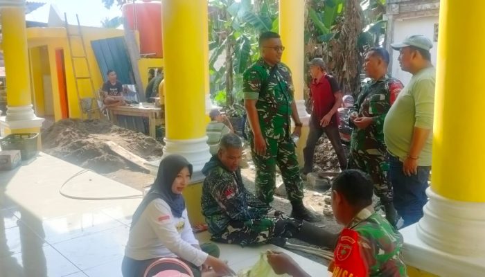 Sinergi Warga dan TNI, Dusun Jampu Soppeng Gotong Royong Bangun Pagar Masjid Baburrahma