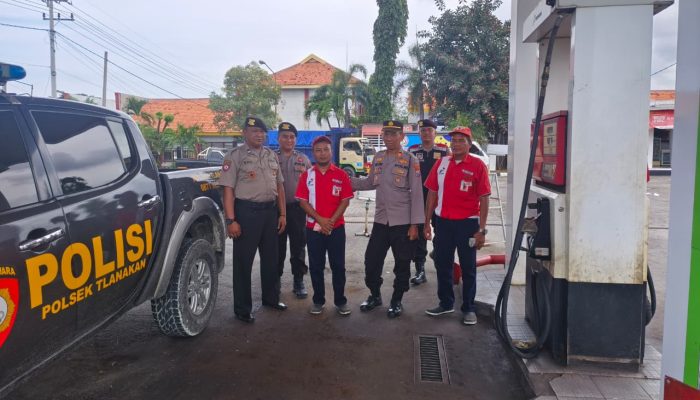 Pastikan Stok BBM Aman dan Tepat Sasaran, Polsek Jajaran Polres Pamekasan Intensifkan Patroli dan Pengawasan SPBU