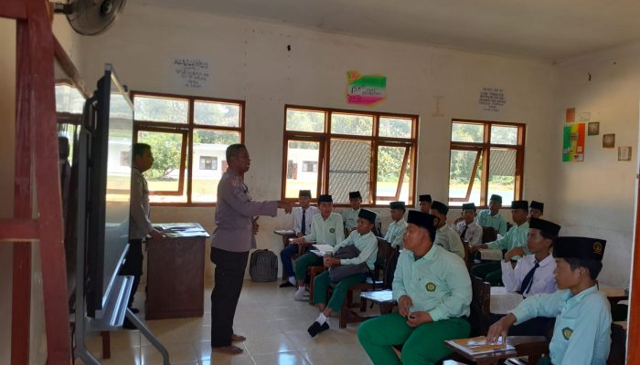 Satukan Sinergi, Sat Binmas Polres Pamekasan Gelar “Police Goes to Pondok Pesantren” di PP Sabar