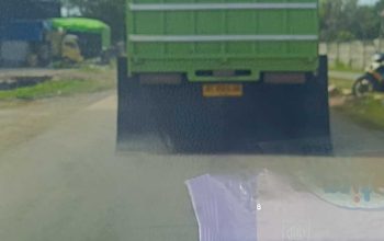 Membahayakan Pengguna Jalan, Truk dengan Penutup Lumpur Terseret Aspal di Kolaka Dikeluhkan