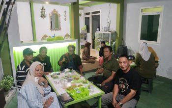 Silaturahmi Alumni SMP Letting 1990 di Warkopindo, Rusmin Berbagi Pengalaman Merantau, Jurnalistik dan Pesan Kehidupan