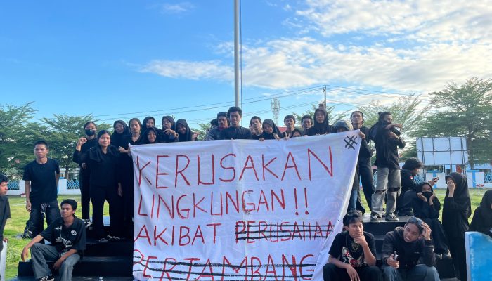 KAWAL KERUSAKAN LINGKUNGAN, ALIANSI MAHASISWA FST USN KOLAKA GELAR AKSI MASSA
