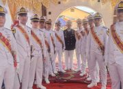 MUHANNABI SE JABAT INSPEKTUR PEDANG PORA ANGKATAN 62 DALAM RANGKA PERNIKAHAN MAHENDRA-ANDI TENRI