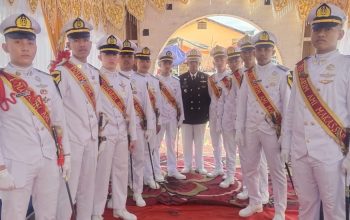 MUHANNABI SE JABAT INSPEKTUR PEDANG PORA ANGKATAN 62 DALAM RANGKA PERNIKAHAN MAHENDRA-ANDI TENRI