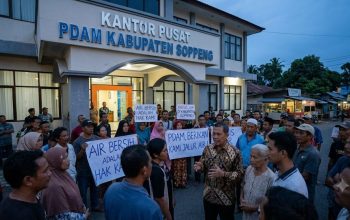 ​Pelayanan PDAM Soppeng Kian Parah, Warga Kayangan Selatan Terpaksa Ambil Air di Sumur Buccello