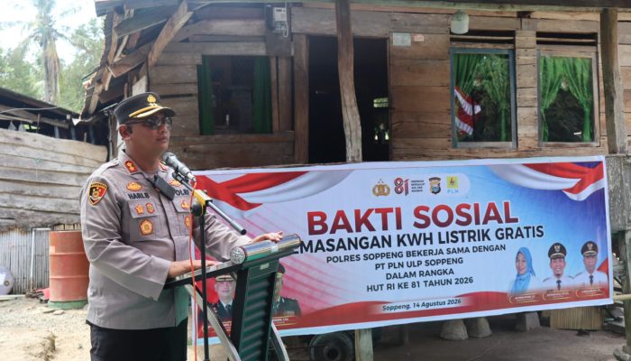 Sambut HUT RI ke-81, Polres Soppeng dan PLN Hadirkan Listrik Gratis Bagi Warga Kurang Mampu