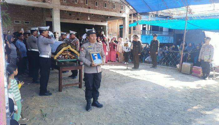 Penghormatan Terakhir, Polres Soppeng Gelar Upacara Kedinasan Pemakaman Aipda Ashar Ladai
