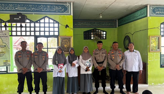 Police Go To School, Polres Soppeng Sosialisasikan SMA Kemala Taruna Bhayangkara dan Edukasi Pelajar