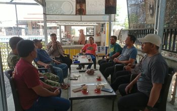 Empat Pilar Kecamatan Patampanua Pererat Silahturahmi Lewat Warkop Samping Kantor Lurah Benteng