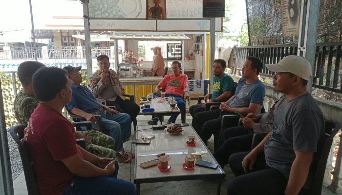 Empat Pilar Kecamatan Patampanua Pererat Silahturahmi Lewat Warkop Samping Kantor Lurah Benteng