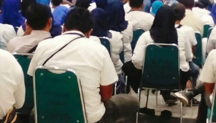 OJK Sulselbar dan Anggota Komisi XI DPR RI Andi Yuliani Paris Gelar Edukasi Keuangan di Soppeng Tahun 2026*